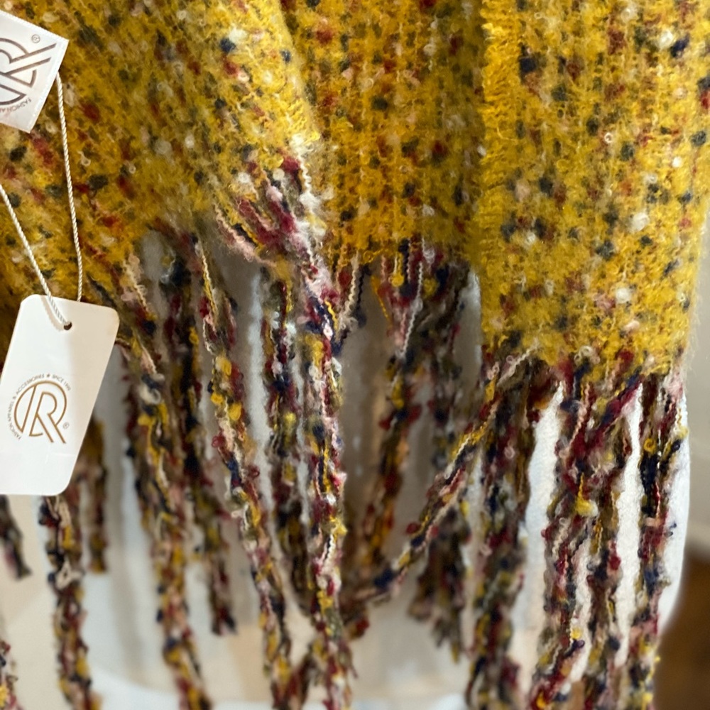 Scarf - Picture 5 of 8